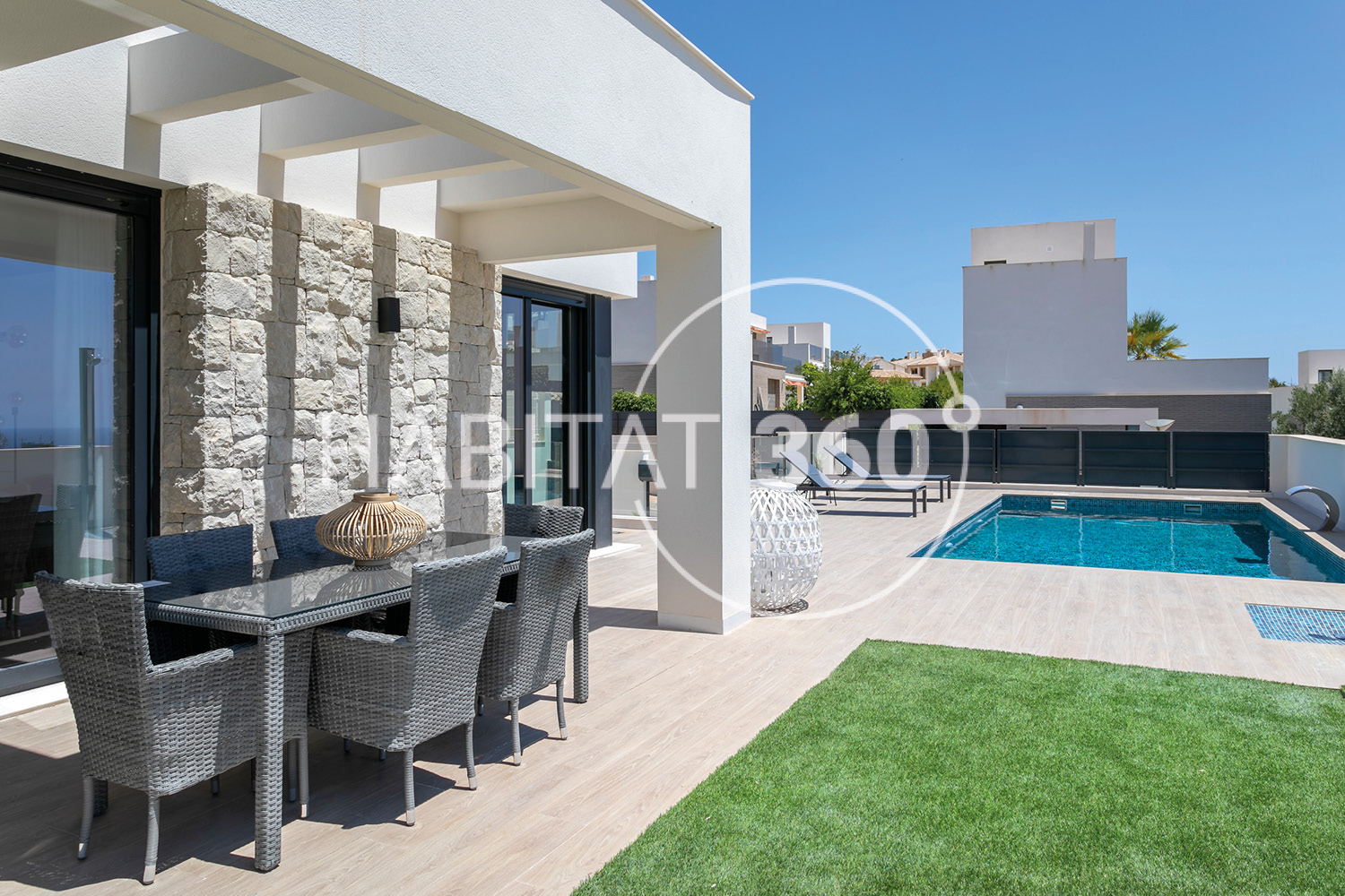 Imagen de propiedad ESPECTACULAR VILLA CON MAGNÍFICAS VISTAS AL MAR Y A LA MONTAÑA